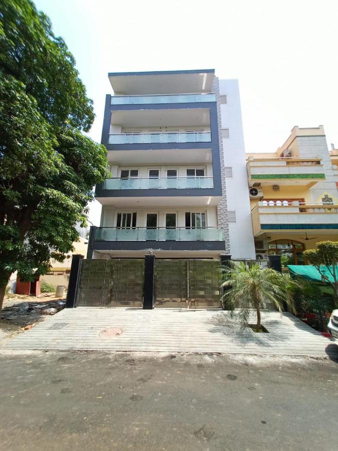Nuab House - Near Fortis, Max, Medanta, Paras Hospitals And Huda Metro グルガウン エクステリア 写真