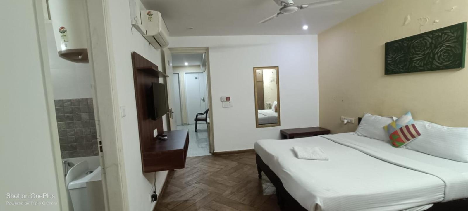 Nuab House - Near Fortis, Max, Medanta, Paras Hospitals And Huda Metro グルガウン エクステリア 写真