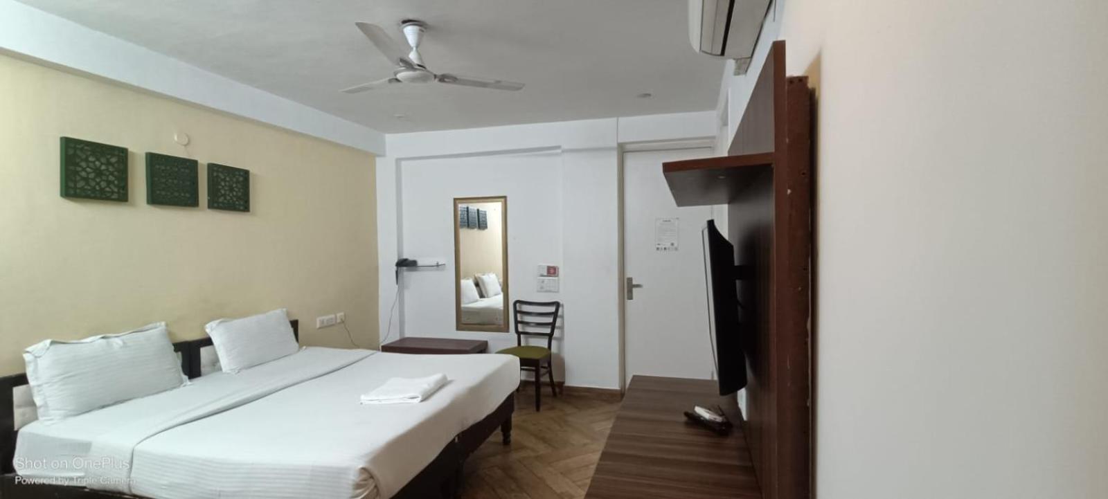 Nuab House - Near Fortis, Max, Medanta, Paras Hospitals And Huda Metro グルガウン エクステリア 写真